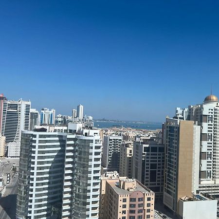 Sirius Tower Aparthotel Manáma Kültér fotó
